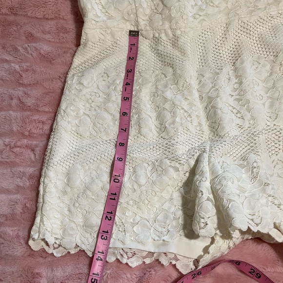 Guess lace Romper with Open Back - Picture 5 of 7